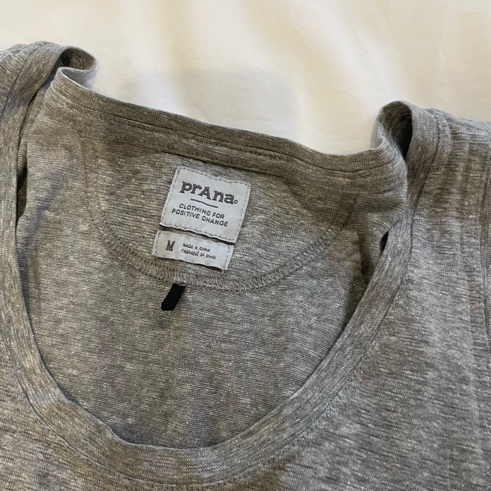 Prana tank med